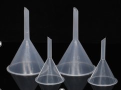 قمع بلاستيكي مختبري  قياس 90 mm